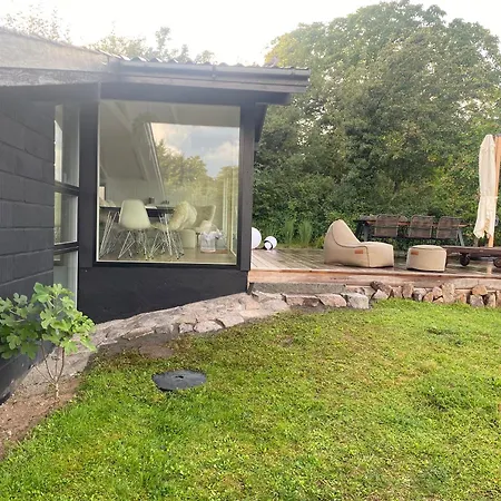 Summer House Near The Waters Edge On Bornholm Prázdninový dům